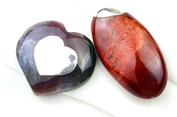 「撫で石」として活用する「レインボーアゲート」・電磁波を熱変換する作用の高い「ファイヤーアゲート」