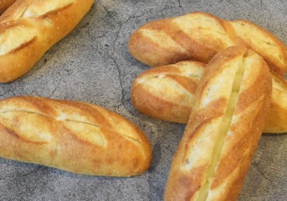 バタークリームパン