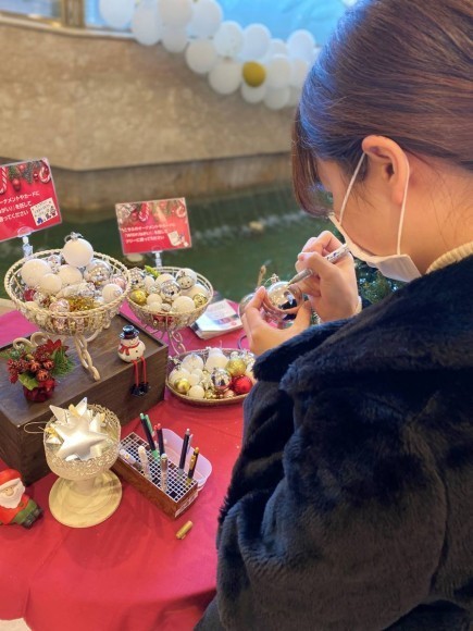 クリスマスの「WISH」を願いを込めて書いていらっしゃいます。