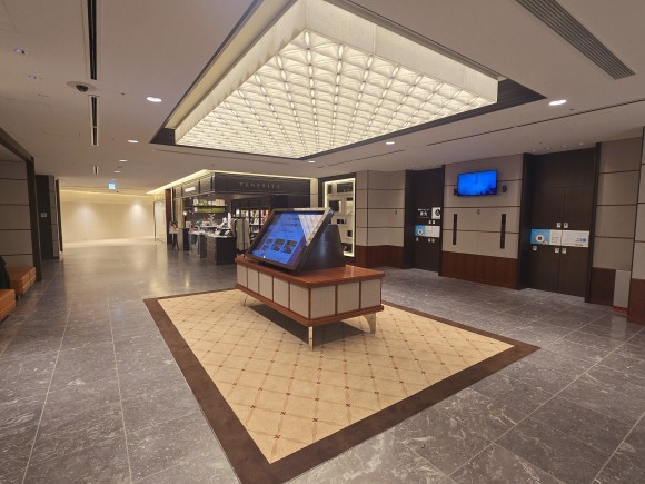 新丸ビル4階共用部リニューアル後