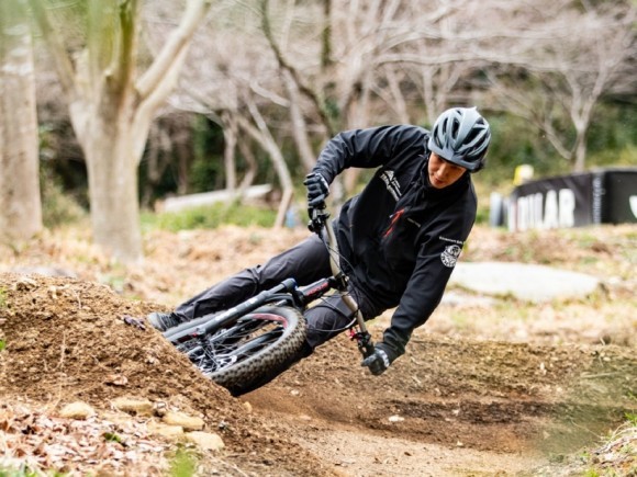 森の中のフロートレイル