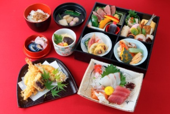 【会席膳　八坂】　冠婚葬祭、式典、各種イベントに大人気の会席膳