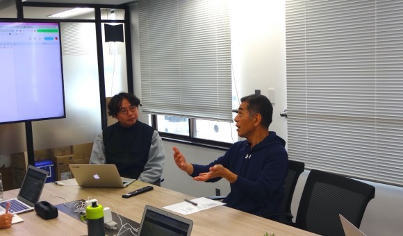 シニア転職支援のシニアジョブが24卒新入社員研修の中で、シニア社員によるキャリアや転職体験などの講演会を開催