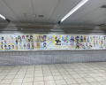 IRIAMイベント『IRIAM Happy 3 Months!』にて、広告掲載権を獲得した8名のVライバーがJR池袋駅に広告として掲出されました！