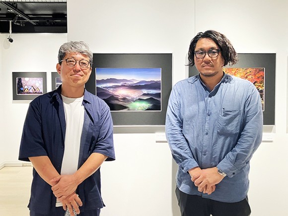ユーコンカワイ氏（左）と小林 淳氏（右）・ニコンプラザ大阪「THE GALLERY」にて