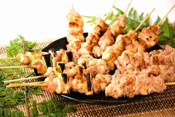 行列のできる焼鳥工場直売会