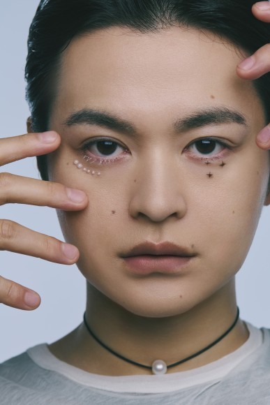 瀬戸康史、俳優デビュー20周年の軌跡を自ら考案した美麗ビジュアルで表現し凝縮した記念書籍を発売