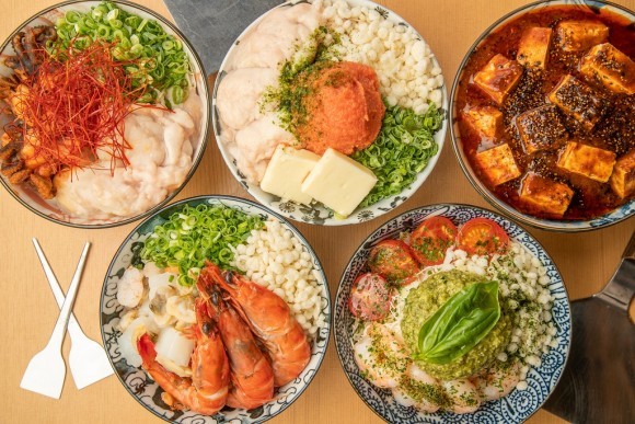 「もんじゃ焼きを、鍋専門店が真剣に開発したらこうなりました。」お隣の肉バルともコラボして『和×洋×中』の全32種をラインナップ！「九州黒太鼓 池袋 もんじゃ焼きフェア」開催！