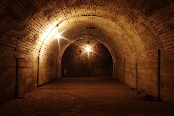 地下魚雷調整場