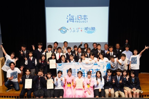 ※画像は昨年の決勝プレゼン大会の様子