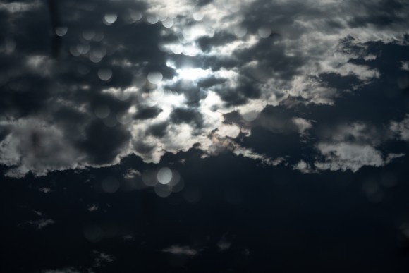 一枚の写真「空を覗いて」・・太宰 宏恵｜きらめきぷらす