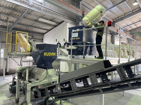 再資源化システム（e-PEPシステム）にブイを投入