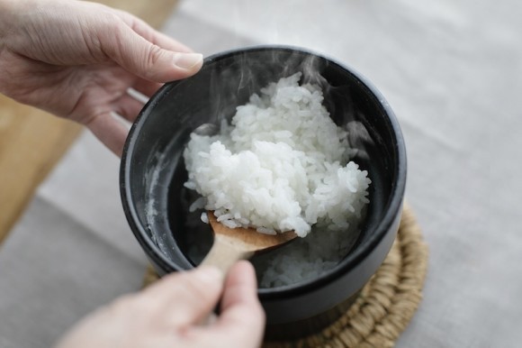 【新米に高まる期待】土鍋炊飯のプロ集団が新米テクニックをご紹介  簡単ポイントから「レンジで10分土鍋ご飯」技あり便利グッズまで 〜冷蔵保存後もまるで炊き立て 社内調理撮影もお受けできます〜