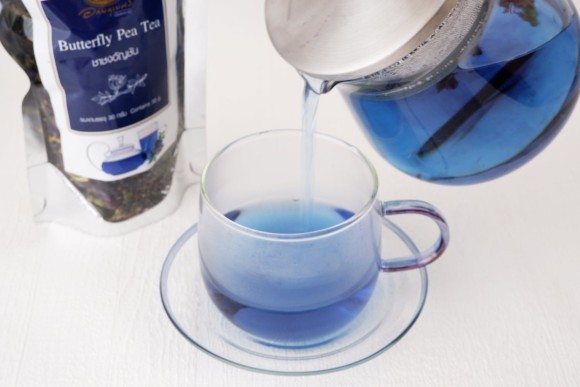 深く青い色が目を惹くバタフライピーティー