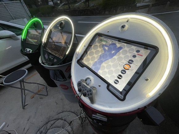 Too 　ドラム缶ディスプレイ ドラム缶にモニターを合体したECO＆新感覚ツール「DRUMONIドラモニ