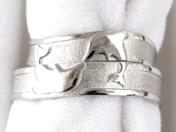 「デザインの選び方が分からない」「どんなデザインが似合うのか分からない」そんなお気持ちのカップルには現代の流行や技術を取り入れたモダンデザインや、お二人の思い出や趣味などからつくるエピソードリングなど二人だけの「オリジナルデザイン」を見てみることもおすすめです。