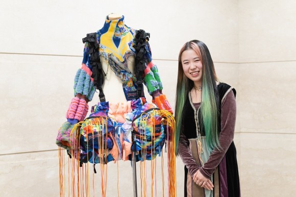 「Free Spirit」小林小春さん（文化服装学院ファッション工科専門課程ファッション高度専門士科2年）