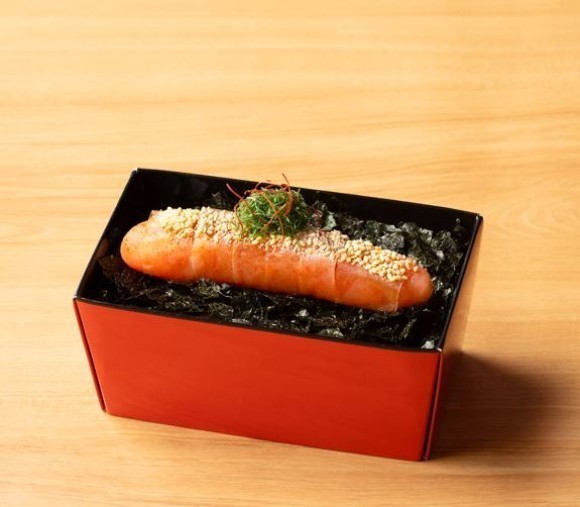 実演販売する「めんたい重」