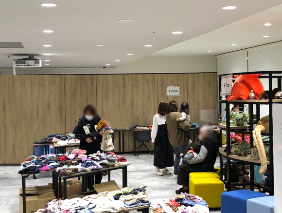 子ども服マーケット会場