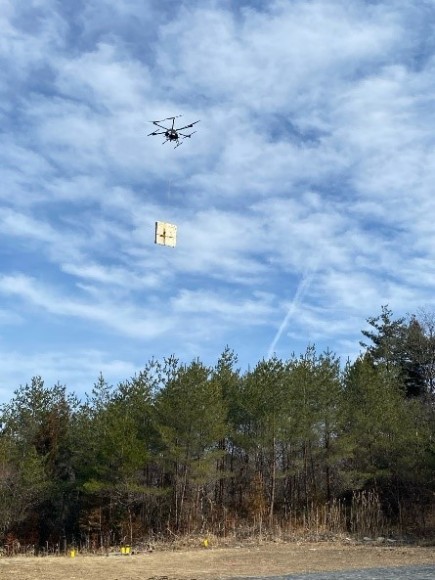 75Kg重要物運搬ドローン：運搬をしている様子