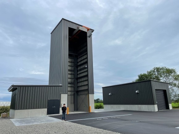 超小型人工衛星用ロケットZERO、推進剤タンク試験用の構造試験棟が完成