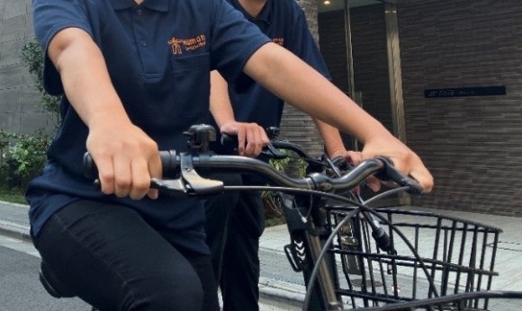 スタッフは各自貸与された電動自転車で訪問いたします