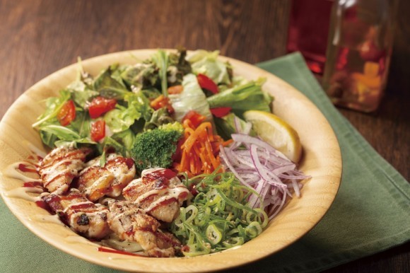 看板商品「グリルチキンのまぜそば」