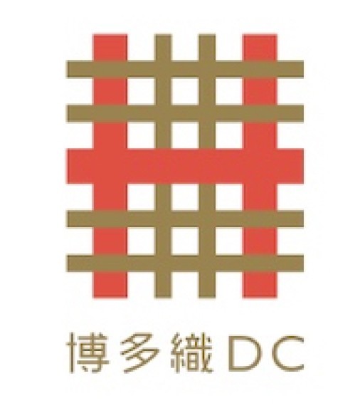 縦糸と横糸で織りなされた織物の世界をイメージ