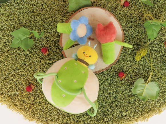 ふりふりみつばち