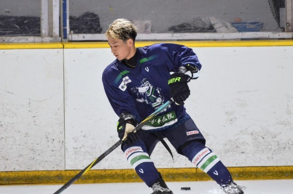 現役プロアイスホッケー選手土屋光翼