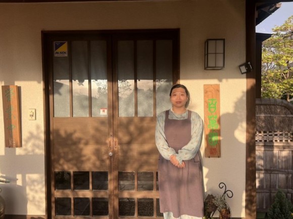 カフェ「百草園」店主の小倉友美さん