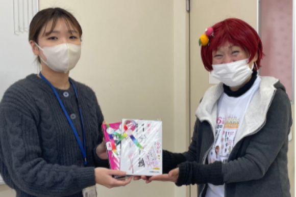 こども病院で『体も心も若返る1分体操』秀和システムを寄贈