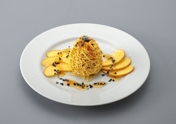 林檎とキャラメルのチーズモンブラン ～夏あかりを添えて～