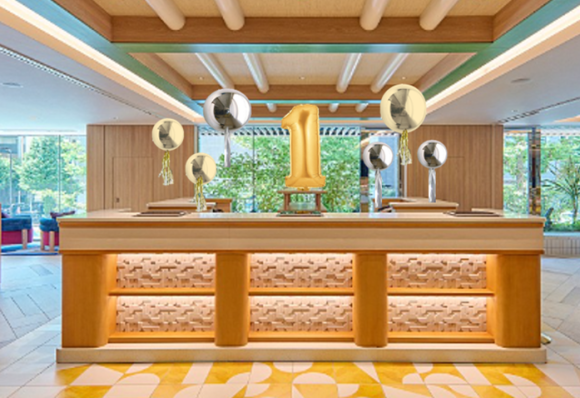 開業1周年を記念する２Fレセプションデスクのバルーンアート装飾（パース）