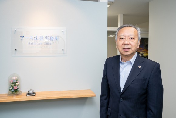 アース法律事務所河東代表弁護士インタビュー