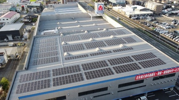 CO₂排出量削減により環境負荷の低減と持続可能な社会の実現を目指す　店舗における太陽光発電パネル設置を推進
