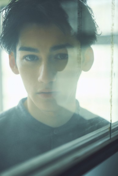 天真爛漫さも美しさも―多彩な表情を切り取り凝縮！タイBLドラマで人気の国際派人気俳優、パース・ナクンの待望の1st写真集発売決定！