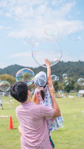 親子で楽しむ「巨大しゃぼん玉体験会」も開催。