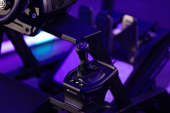 レーシングゲーム体験を次の次元へ導くTurtle Beachのシフター&ハンドブレーキ「VelocityOne Multi-Shift」他2製品を販売開始