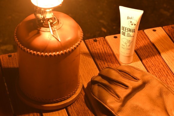 みつろうとコメ油でつくられた木工製品専用の保護オイル BEESWAX OIL（ビーズワックスオイル）　2022年9月初旬発売開始