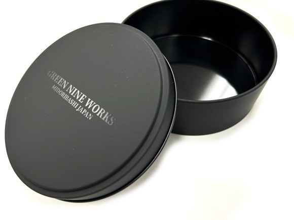 GREEN NINE WORKSのロゴを特殊な透明インクでプリント