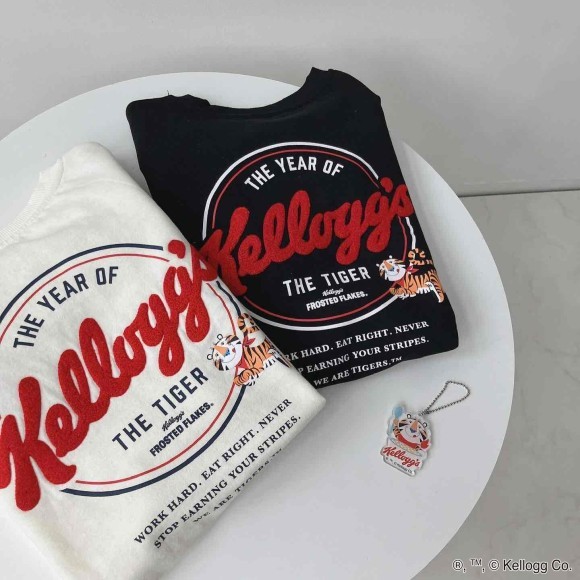 『 AS KNOW AS plus 』より 『 Kellogg' s 』 コラボのアクキー付きスウェットが登場！