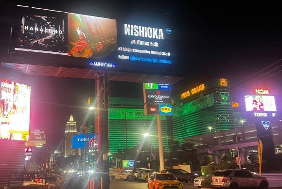 ラスベガスMGM GRAND前に登場したNISHIOKAの大型ビルボード（HANAZONO）