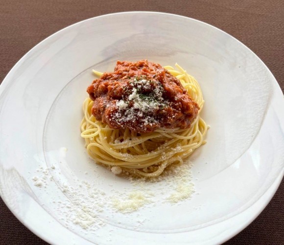 手仕込みのミートソースを無料で