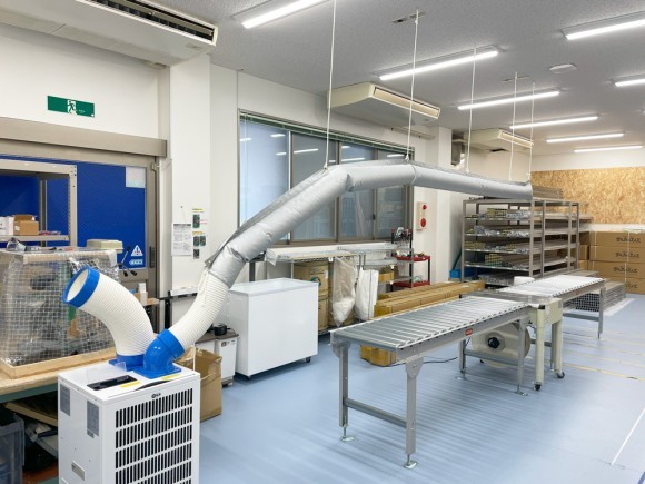 スポットクーラーの冷風を分散できる延長ダクト　「冷風シェアダクト」