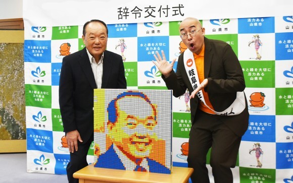 ＜林市長（左）とユーチンさん（右）＞