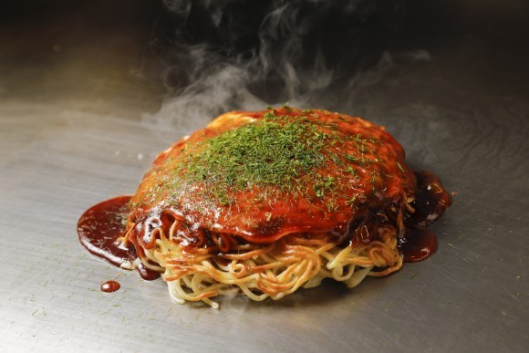 今年で創業75周年を迎えた「お好み焼 みっちゃん総本店」