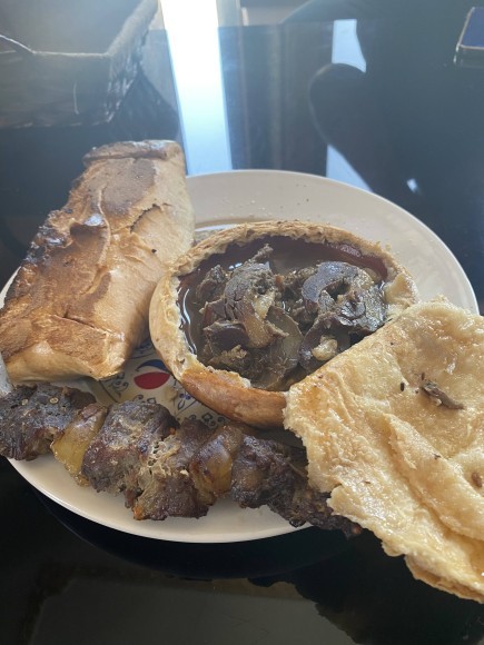 ウズベキスタンのサモサ（パイ料理）