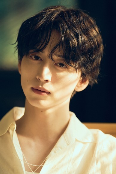 儚い美しさも、ナチュラルもソリッドも――池田匡志の魅力を凝縮した1st写真集