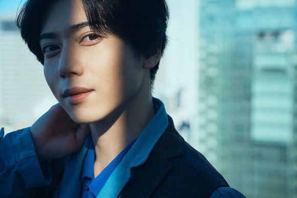 俳優・染谷俊之、15周年記念の写真集を発売表現力で圧倒！感情の機微を捉えたメモリアルな1冊